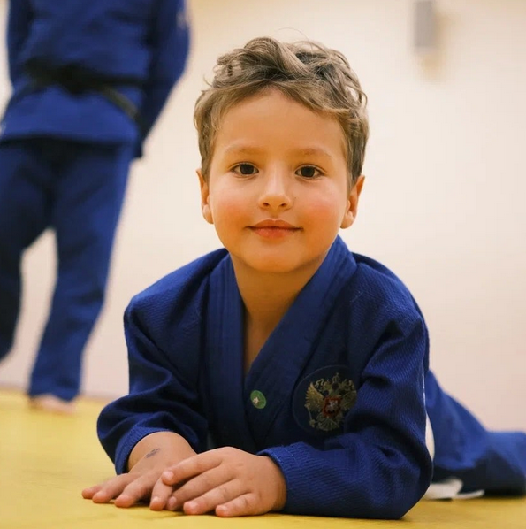 Адам Деньгов: наследник двух звёзд