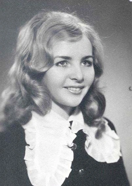 Окружающие восхищались внешностью юной Людмилы Шкребневой