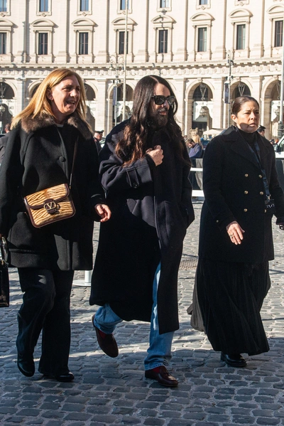 Траур в красном: ушла легенда, одевавшая Тейлор и Винтур