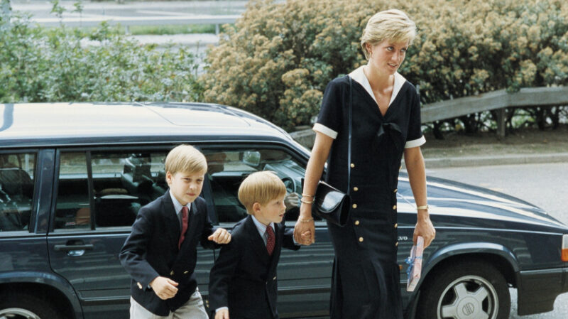 «Она сжимала так крепко, что не вырваться»: 20 лет после гибели Дианы сыновья раскрыли ее секреты
