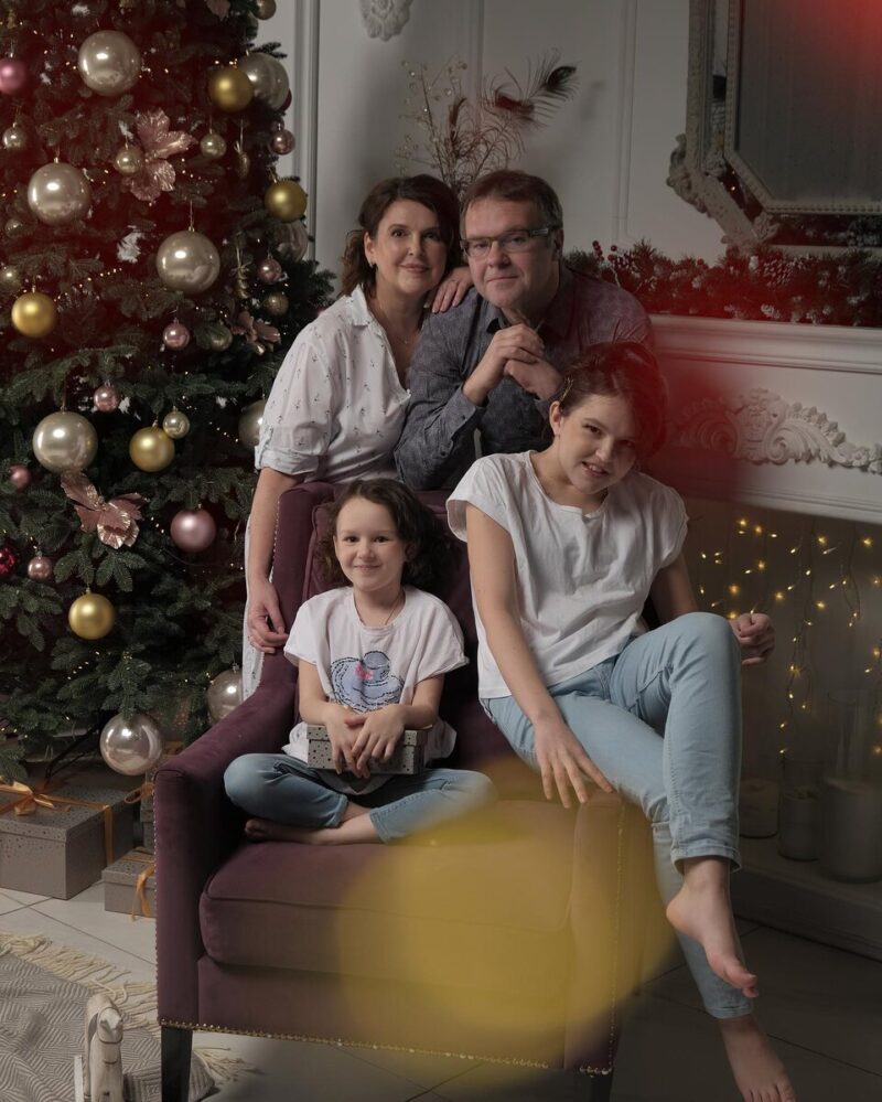 70 лет Евгении Симоновой: как сложились судьбы дочерей той самой «невесомой» девушки из кино?