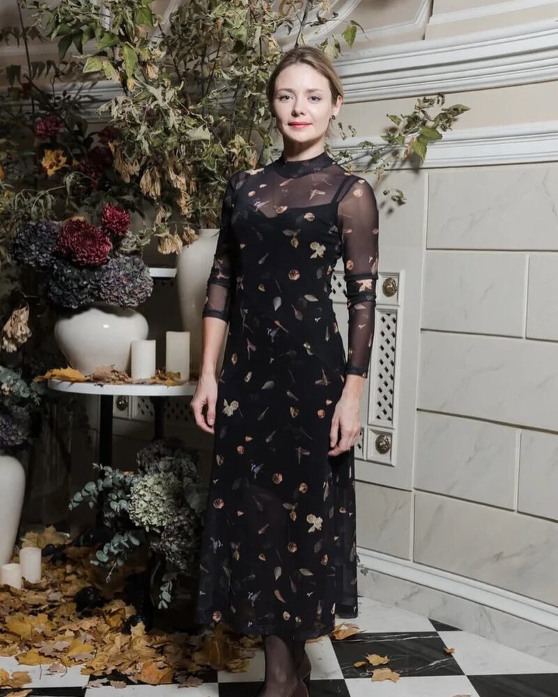 «Не любит строгих запретов»: как выглядит 6-летний сын 42-летней Карины Разумовской и чем он похож на маму?