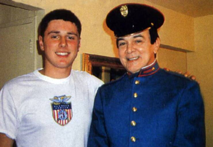 Кадр из передачи «Ретро. Тайны звёзд» с Муслимом Магомаевым и его сыном.