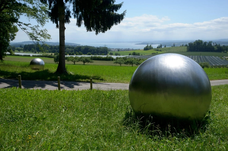 Найденные Калоевым бусы дочери вдохновили скульпторов на создание памятника