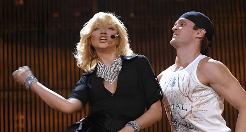 Кадр из выступления Кристины Орбакайте.