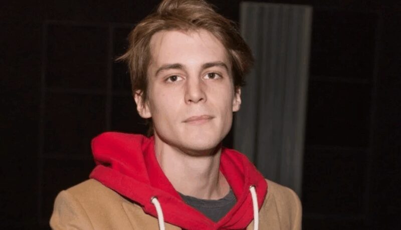 «Мне кажется, что если ты сын известных родителей, то к тебе особое отношение. Ничего подобного»: что пережил Иван Янковский и как выглядит его семья