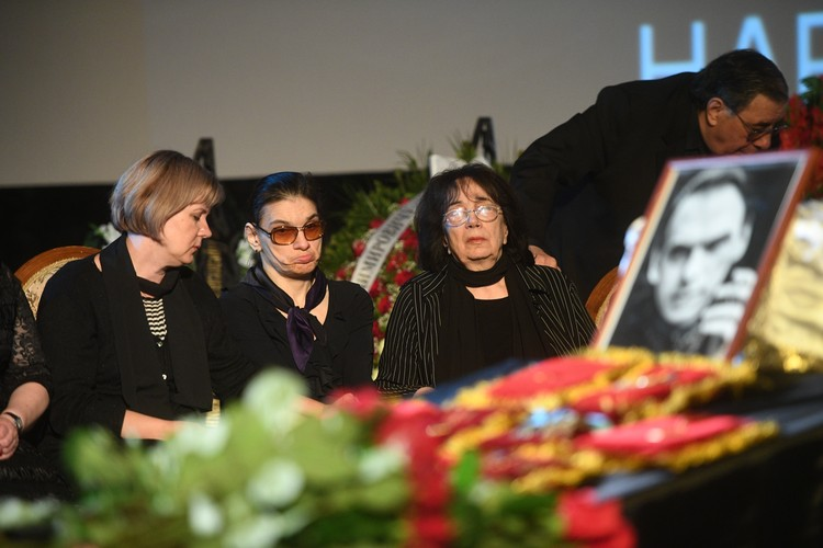 На церемонии прощания с Алексеем Баталовым.