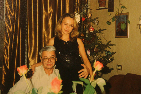 Александр Демьяненко с падчерицей Анжеликой Неволиной, дочерью Людмилы.