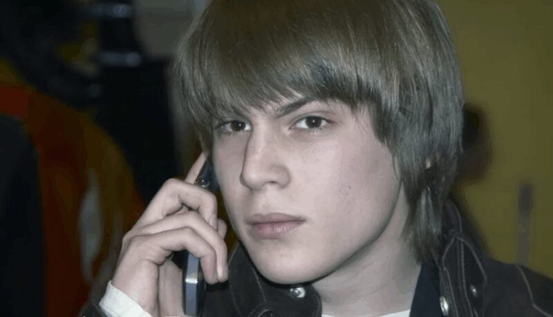 «Запирали в комнате на целый год»: как звёздный дед воспитывал Ивана Янковского и почему сын Кинчева уступил место красавице Пожарской