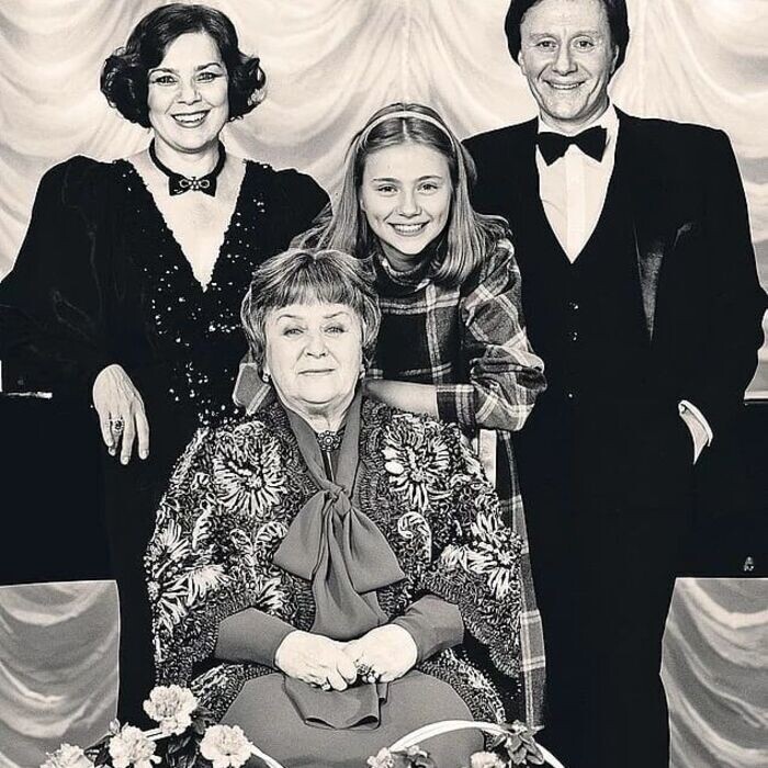 «Прямо бабушка»: почему дочь Ларисы Голубкиной так похожа на мать Андрея Миронова?