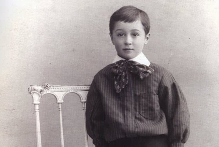 Будущий режиссёр Александр Роу.