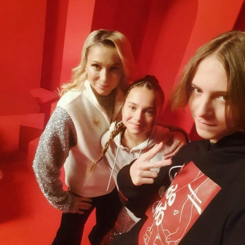 «Он просто сказал, что несчастен»: как сложилась жизнь Елены Бережной после ухода мужа и чем заняты ее дети