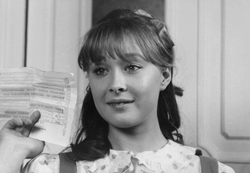 «Без пластики не обошлось»: как выглядят российские актрисы 40+ и что изменилось за 20 лет?