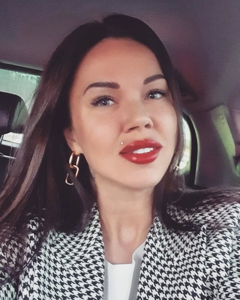 «Она человек непубличный»: как живёт первая жена Дмитрия Тарасова, которую он бросил ради Бузовой