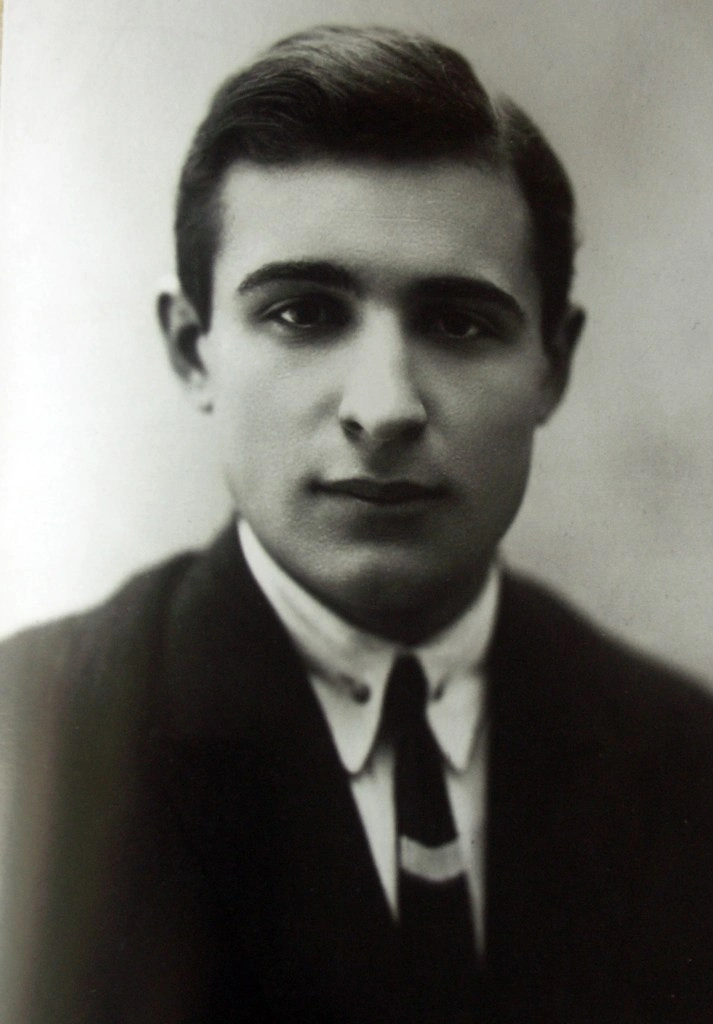 Александр Роу в период молодости.