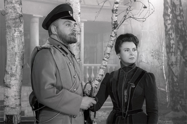 Любовь Соколова в фильме «Три сестры», 1964 год: актриса, пережившая потерю и обретшая любовь