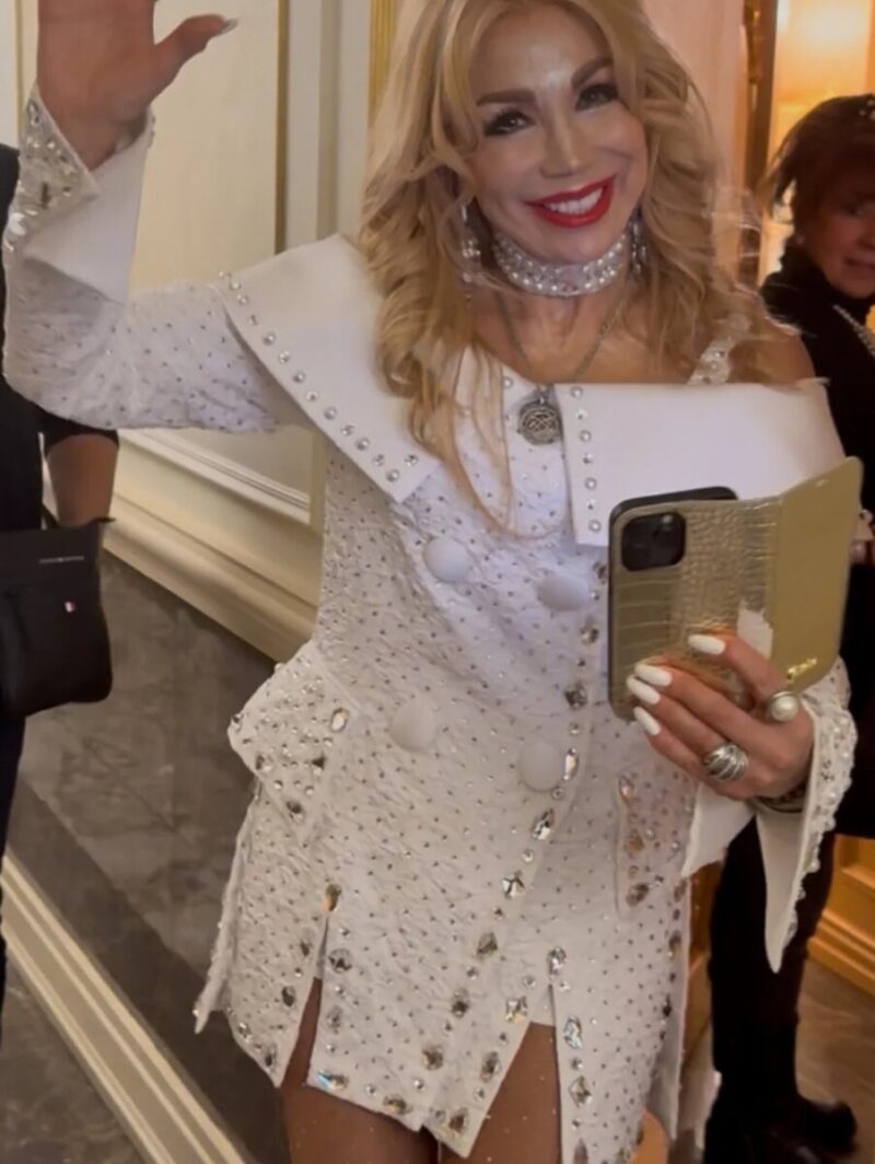 «Полюбоваться можно, а вот жить неудобно»: 61-летняя Маша Распутина рассказала, почему её рублёвский особняк стал «музеем»