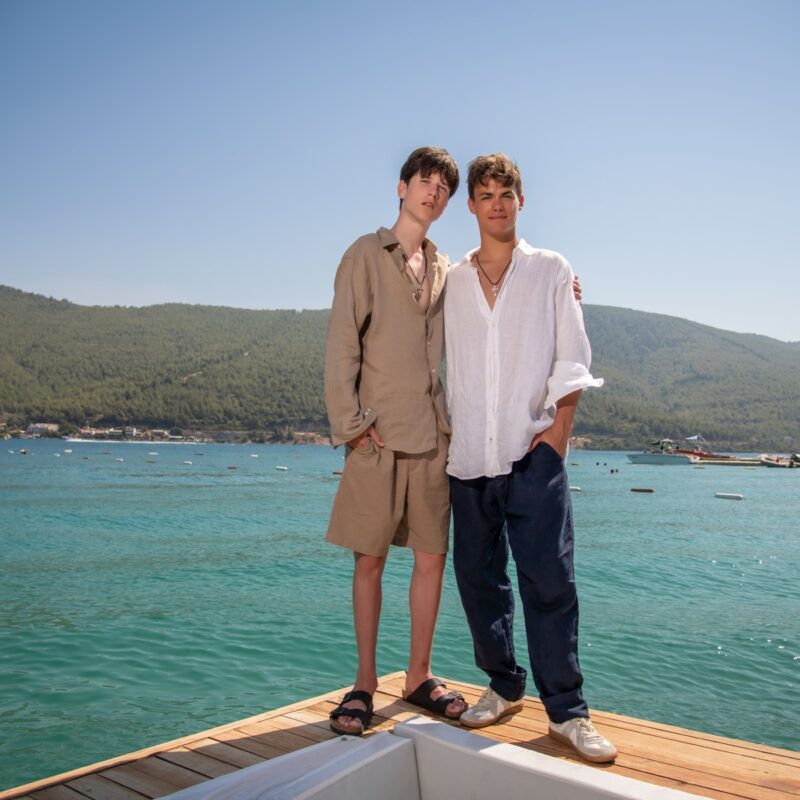 «Он ушёл в актёрство, но по характеру военный»: как выросли сыновья 47-летней Екатерины Климовой и Игоря Петренко