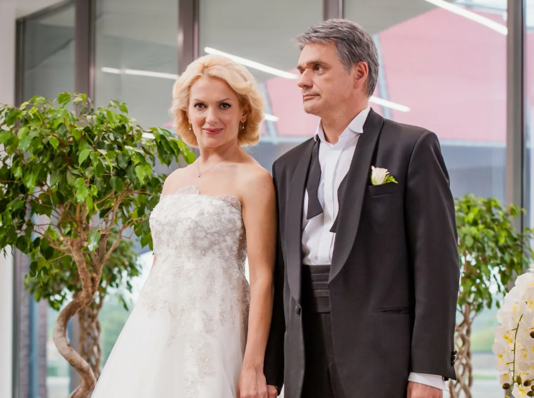 Константин Лавроненко и Мария Порошина в фильме «Семейные обстоятельства»