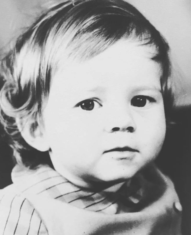 Анна Невская в детстве.