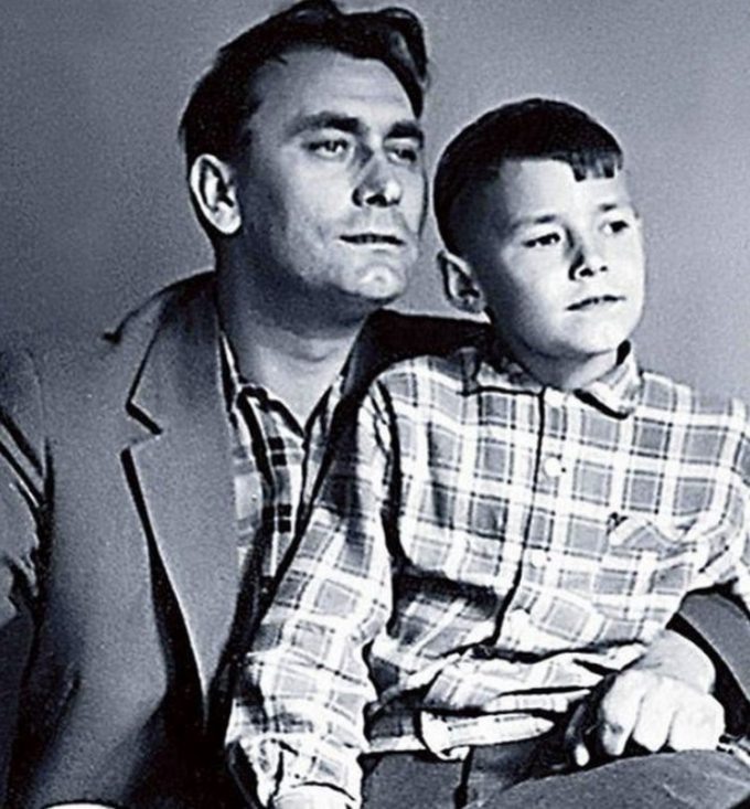 Владимир Самойлов со своим сыном Александром, который продолжил семейную актёрскую династию.