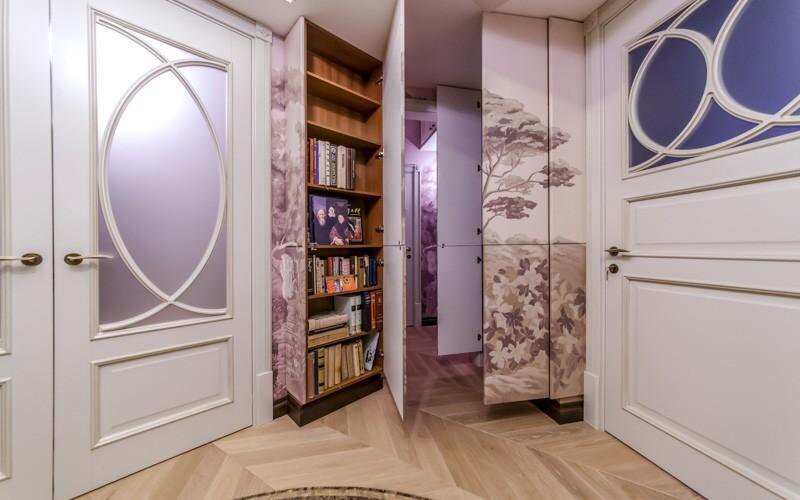 «Уютная классика — лучший стиль»: как выглядит трёхкомнатная квартира Светланы Немоляевой, где «живут» вещи с историей