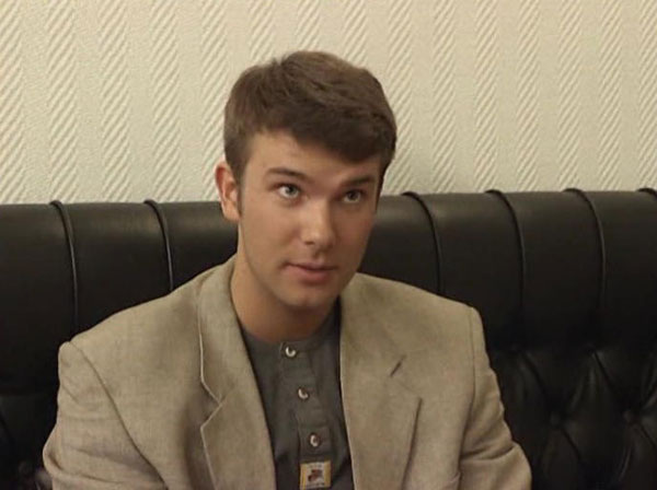 В чертах Степана проглядывается сходство с мамой