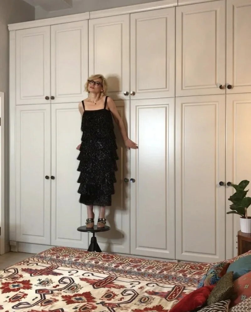 13 лет ремонта: как выглядит квартира Эвелины Хромченко, где каждый предмет «дышит» историей