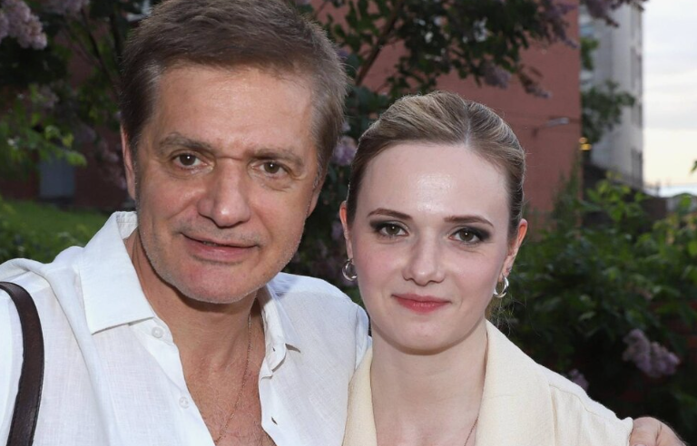 «Звезды сошлись»: как Народный артист Константин Лавроненко, 38 лет женатый на женщине старше на 8 лет, смог покорить кинематограф после 40