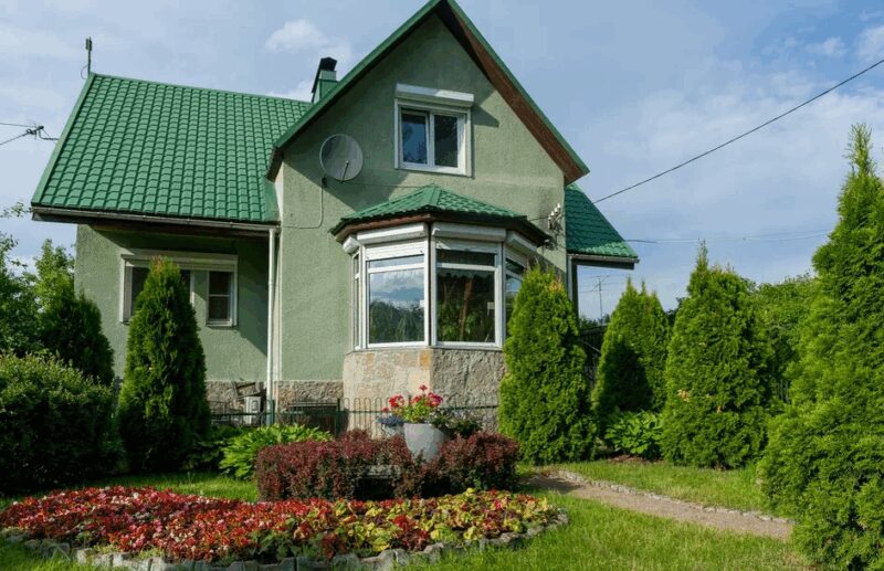 Загородный дом Эдиты Пьехи, сливающийся с природным ландшафтом