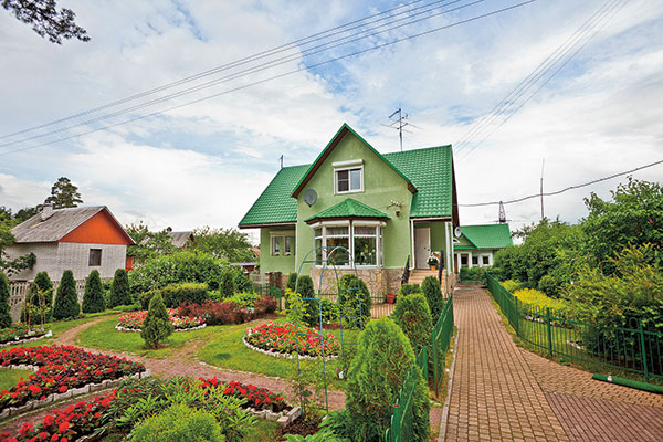 Дом Эдиты Пьехи находится в живописном месте под Петербургом