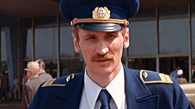 Леонид Филатов в роли Игоря Скворцова в культовом фильме «Экипаж».