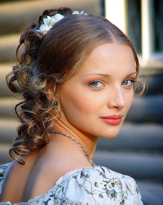 «Одни кости»: как актриса Екатерина Вилкова за 6 лет превратилась из «Бэтси» в «истощенную»