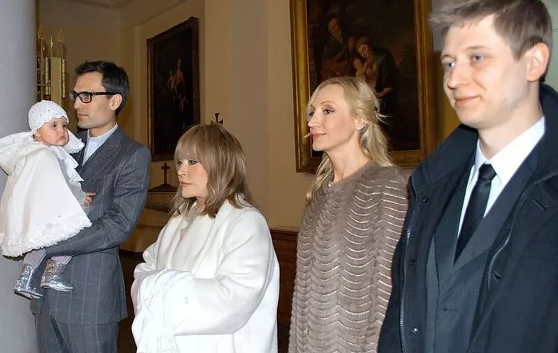 «Он копия папы!»: как выглядит и чем занимается брат Кристины Орбакайте, которого скрывают от публики