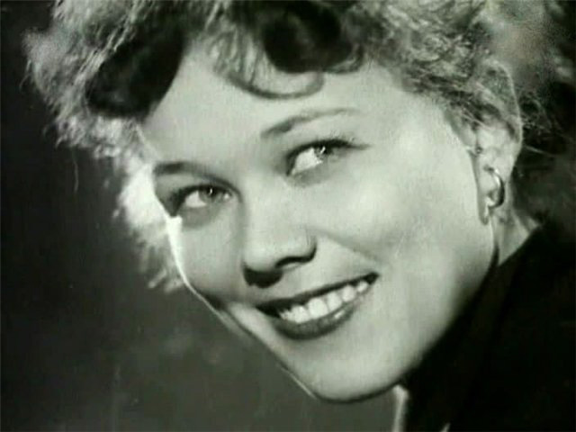 Люсьена Овчинникова: от горничной до всенародной любимицы