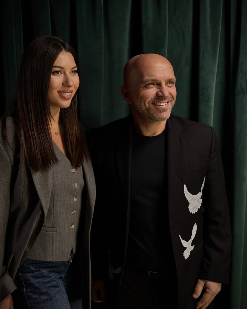 «Я для неё — просто кошелёк»: чем обернулся первый брак Александра Шоуа и как он общается с 25-летней дочерью