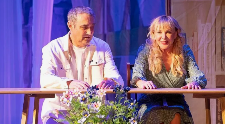 «Я не могу без сцены»: как комплектовщица Елена Яковлева покорила Москву, а её сын с татуировками перевернул представления о красоте