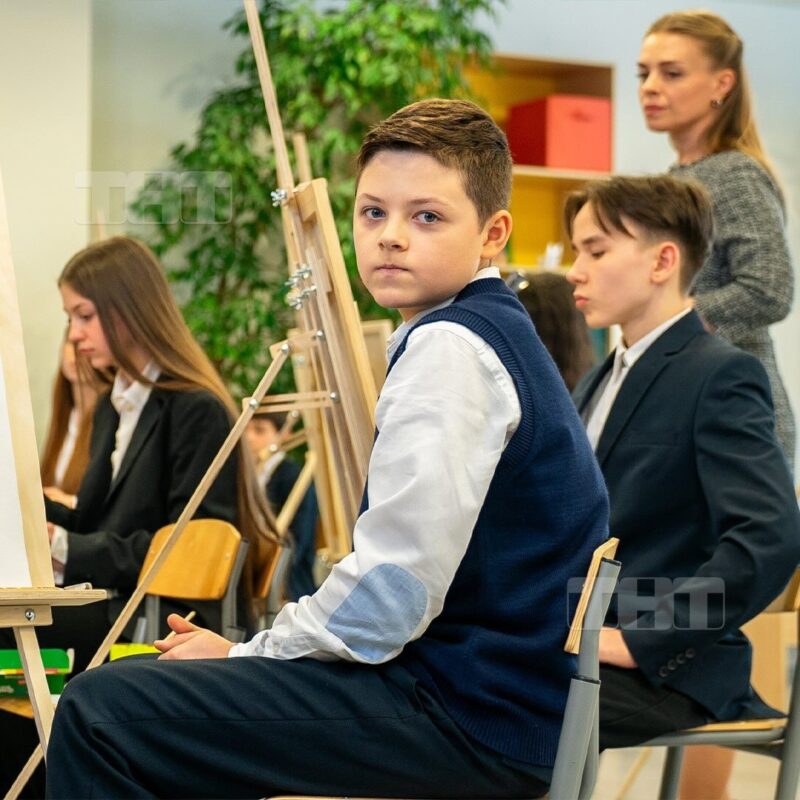 «Ты уже выше меня!»: как выглядит 14-летний сын Саши и Тани, который вырос на глазах у миллионов