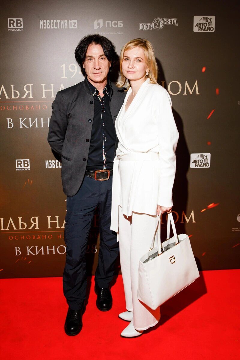 На премьере фильма актёр появился с загадочной спутницей, чью личность он не раскрыл.