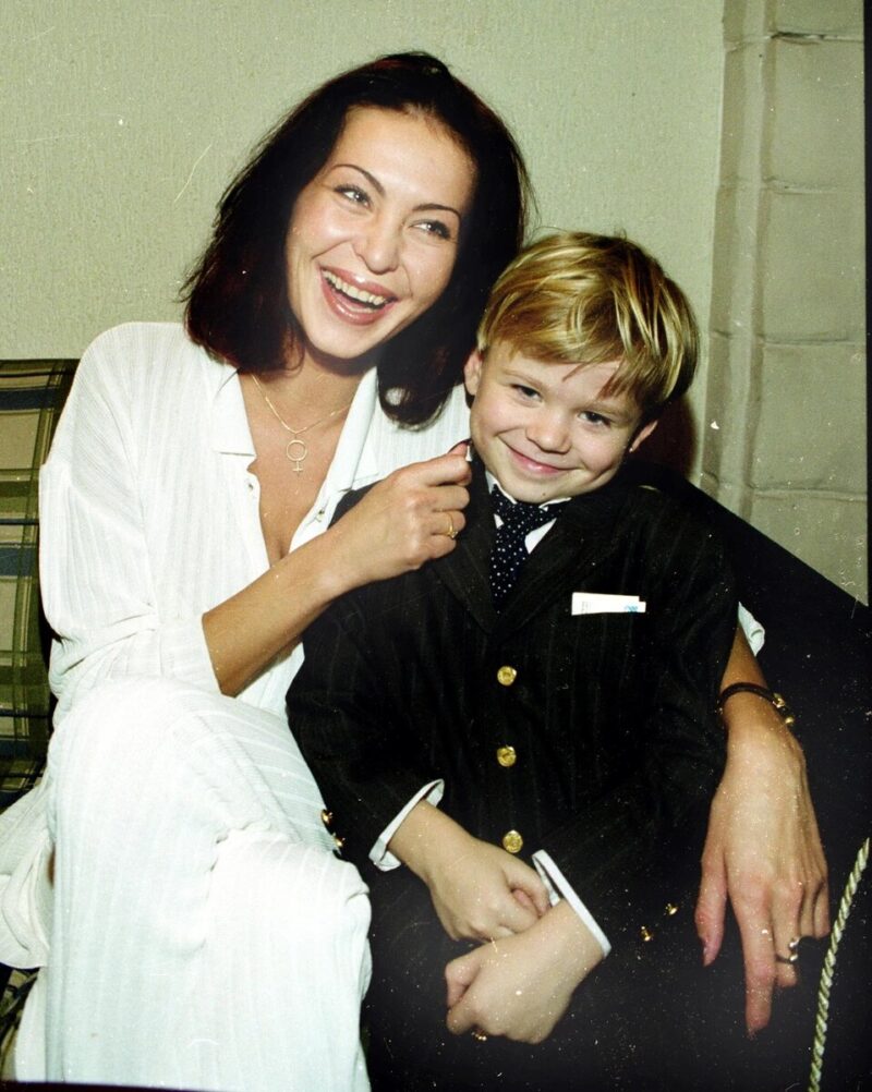 «Он просто сбежал!»: как бизнесмен Александр Карманов разбивал сердца двух певиц и что стало с его 5 детьми