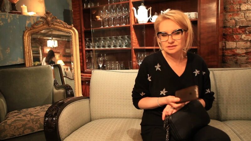 13 лет ремонта: как выглядит квартира Эвелины Хромченко, где каждый предмет «дышит» историей