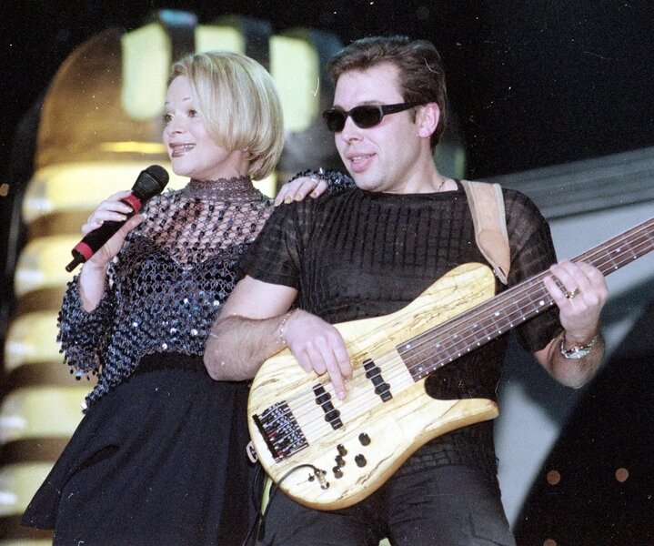 «Он ушёл к другой и стал отцом»: почему 43-летняя Лариса Долина решилась на третий брак и чем обернулся её «судьбоносный» роман с 30-летним Ильёй Спицыным