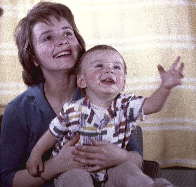 Людмила Крылова вместе с сыном Антоном.