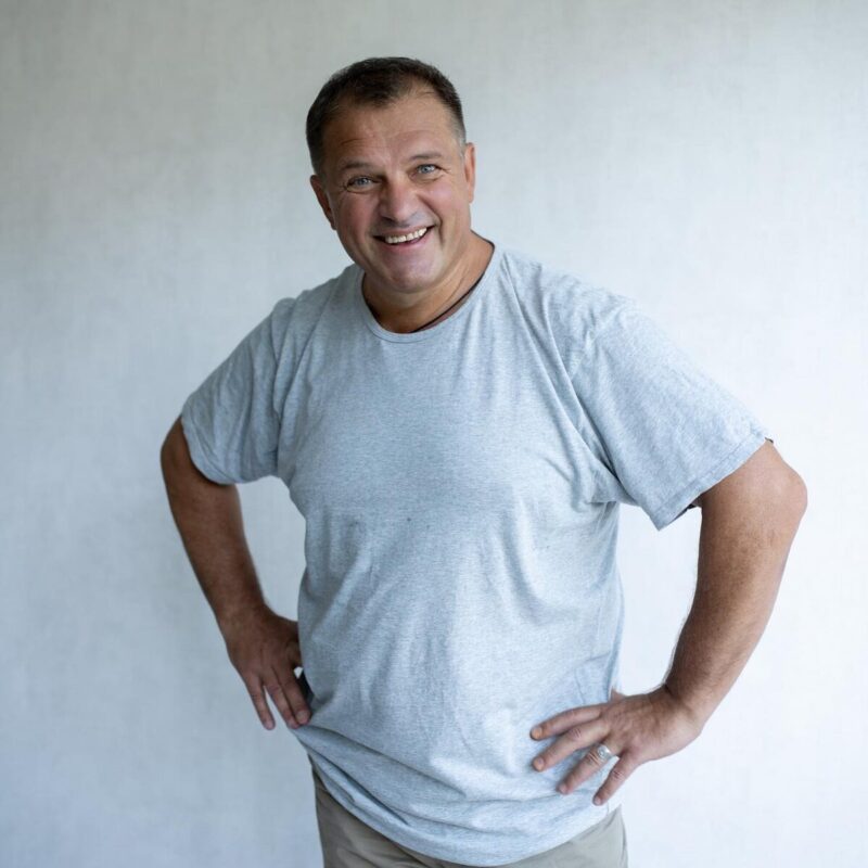 «Один раз виноват был я»: как 57-летний Андрей Биланов, кумир миллионов, остался без ролей и с тремя разбитыми браками