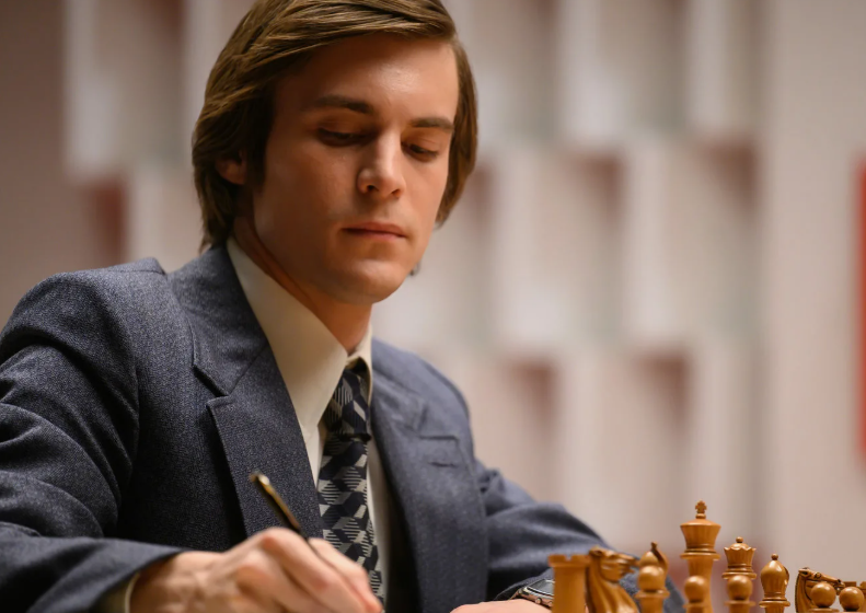 «Запирали в комнате на целый год»: как звёздный дед воспитывал Ивана Янковского и почему сын Кинчева уступил место красавице Пожарской