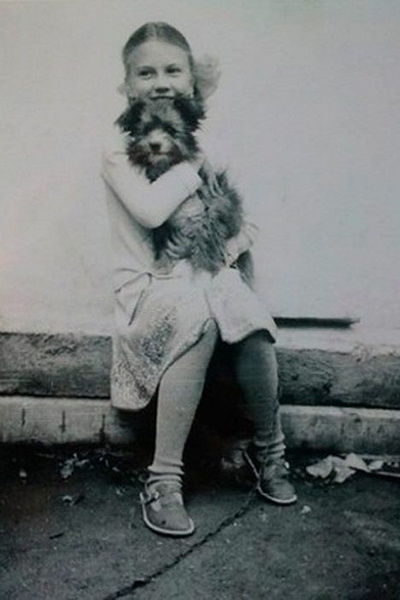 Детские годы будущей звезды: Светлана Ходченкова в юности.