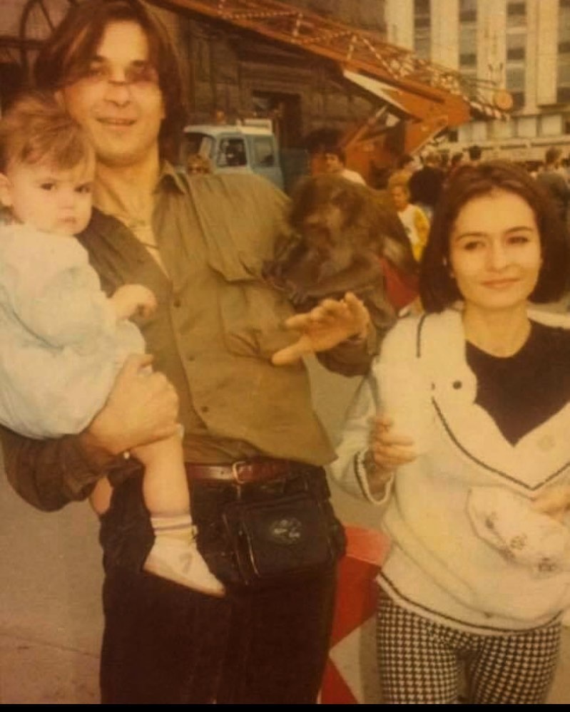 «Слишком высокая планка»: почему 35-летняя внучка Немоляевой до сих пор не замужем, а в сети обсуждают ее карьеру