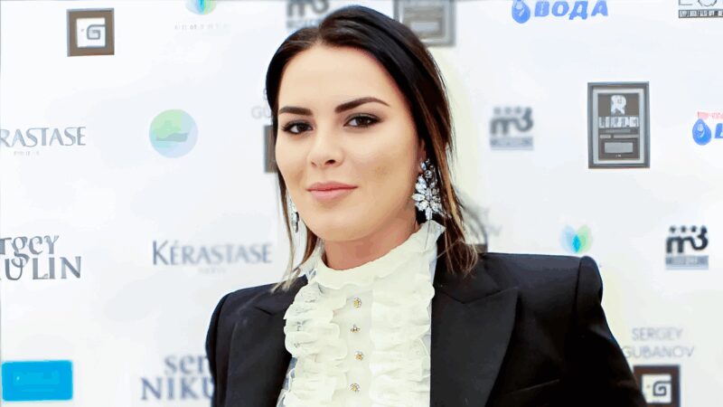 «Она исчезла из публичного поля»: как выглядит сестра Алины Кабаевой, которую никто не видел?