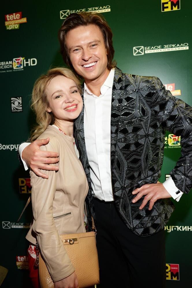 «Без него не смогу быть счастливой»: чем обернулся брак 37-летней пианистки с Арменом Джигарханяном