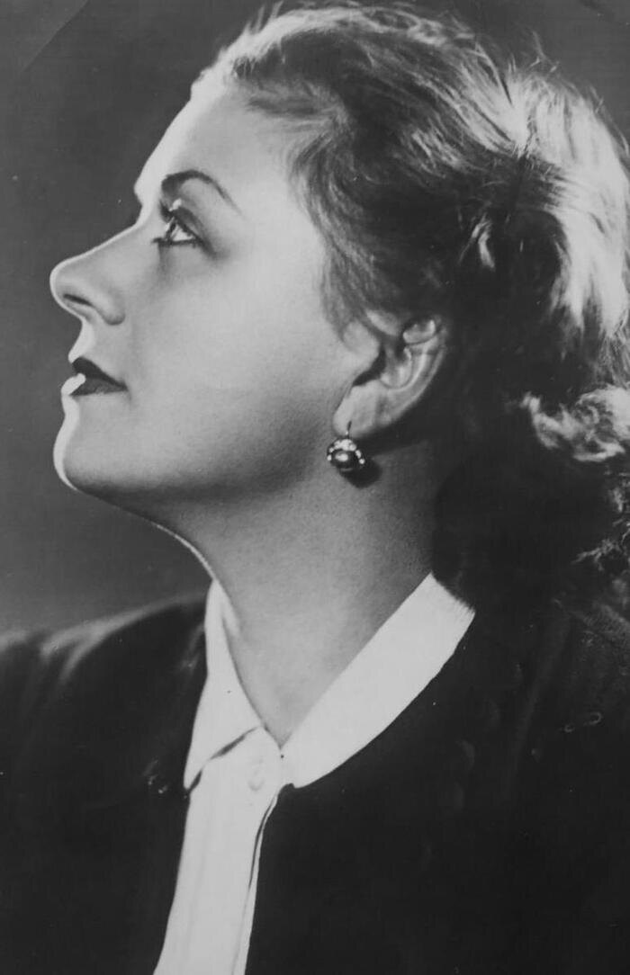 «Прямо бабушка»: почему дочь Ларисы Голубкиной так похожа на мать Андрея Миронова?